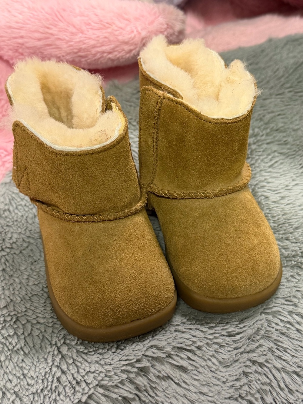 NWOT UGG Toddler Shearling-Lined Boots in Chestnut